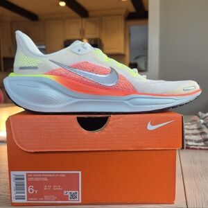 NWT Nike Air Zoom Pegasus Sz 6 Youth